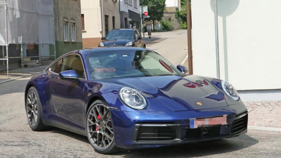 Свежи шпионски СНИМКИ на най-новото Porsche 911 , което ще излезе през 2019 година