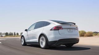 Електрическият кросоувър Tesla Model X P90D завъртя обиколки на опасната и коварна писта в Нюрбургринг, ето как се справи (ВИДЕО)