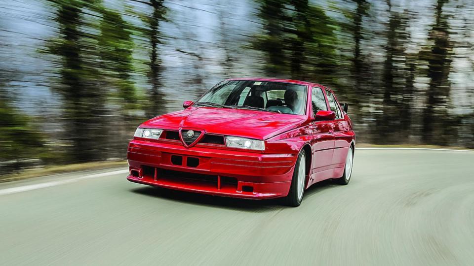 Единствената Alfa Romeo 155 GTA Stradale се продава на търг