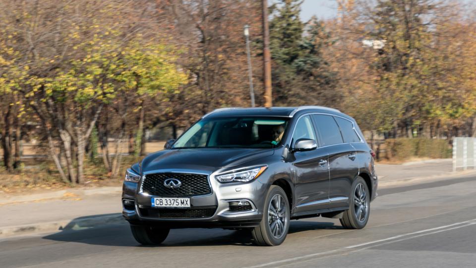 Големият Infiniti QX60 - комфортно пътуване за цялото семейство