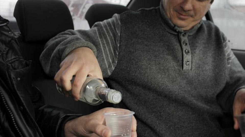 Защо всеки шофьор трябва винаги да има 1 бутилка водка в колата