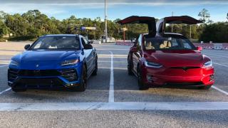 Зрелищен драг рейсинг с неочакван финал: Lamborghini Urus срещу Tesla Model X P100D (ВИДЕО)