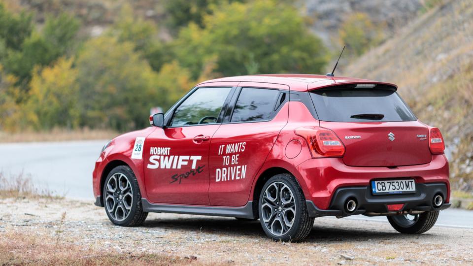 Новото Suzuki Swift Sport завладява с динамичен характер и изумителна стабилност (СНИМКИ)