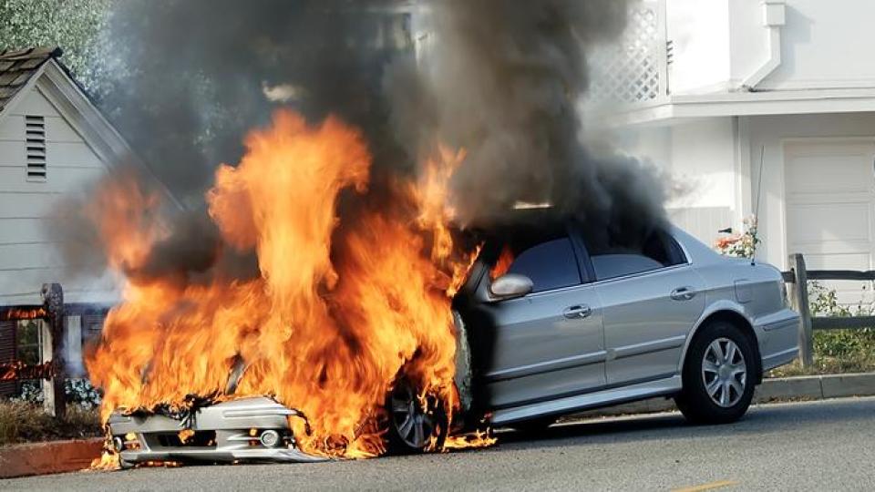Главните причини за самозапалването и изгарянето на колите през зимата
