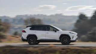 Toyota представи новия RAV4 Hybrid 2019 на СНИМКИ и разкри характеристиките му