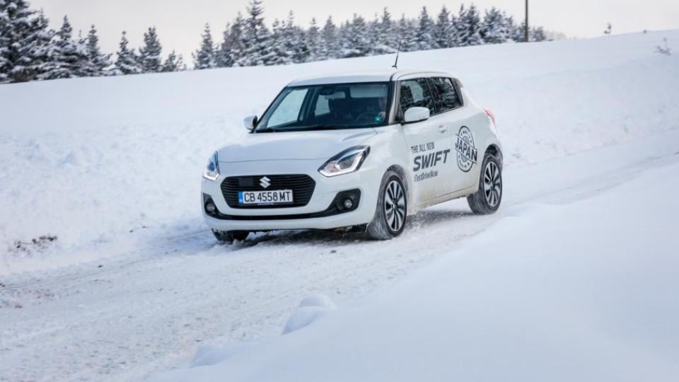 Уникалният градски модел Suzuki Swift 4х4 (СНИМКИ)