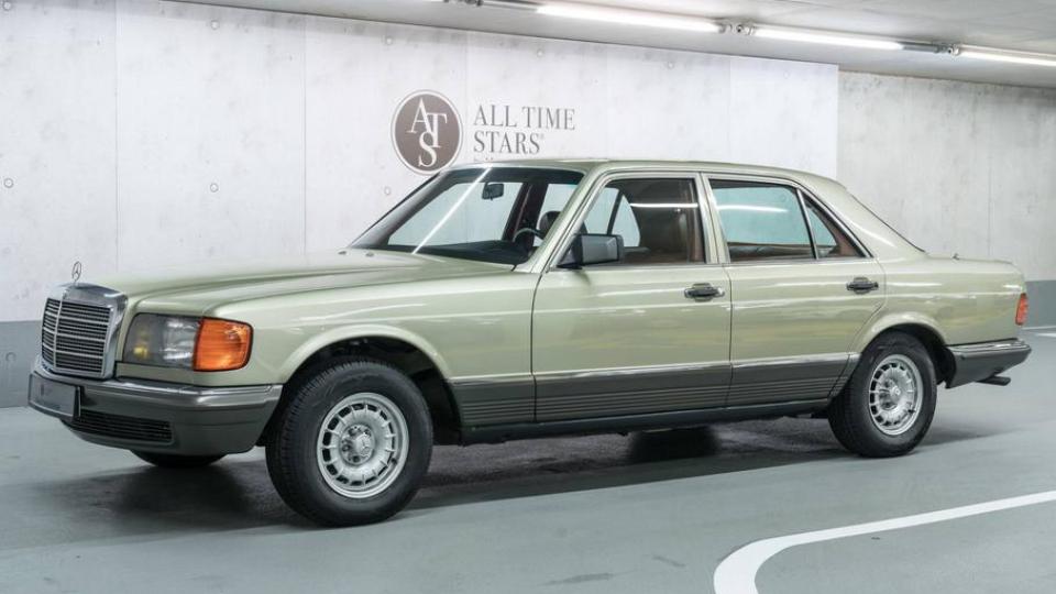 Музеят на Mercedes продава уникален седан на 37 години със заводска гаранция