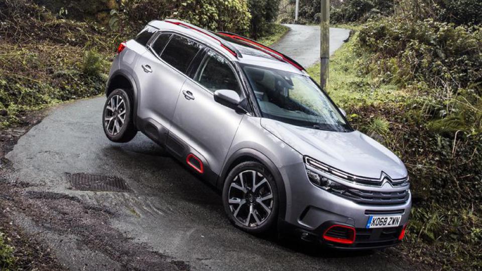 Citroen C5 AirCross се спусна по най-стръмната улица в света СНИМКИ