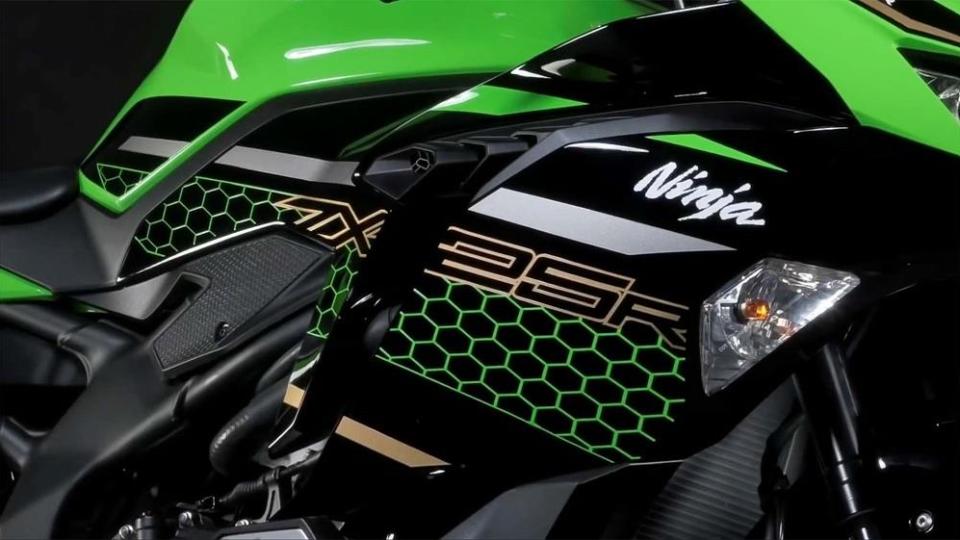 Представиха най-мощния мотоциклет - Kawasaki Ninja ZX-25R СНИМКИ