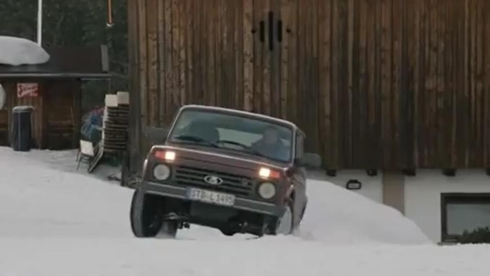 Кой е кралят на снега: Нива унижи Suzuki SX4 S-cross и Dacia Duster ВИДЕО