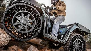 Polaris Sportsman -АТВ с гуми против картечници СНИМКИ