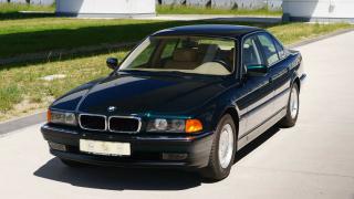 Уникат: Продава се BMW 740i от 1997 г., престояло 23 г. в херметичен балон СНИМКИ