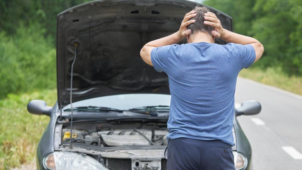 Какво да направите, ако колата спре и откаже да запали отново