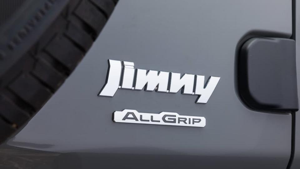 Разсекретиха удължения семеен Suzuki Jimny СНИМКИ