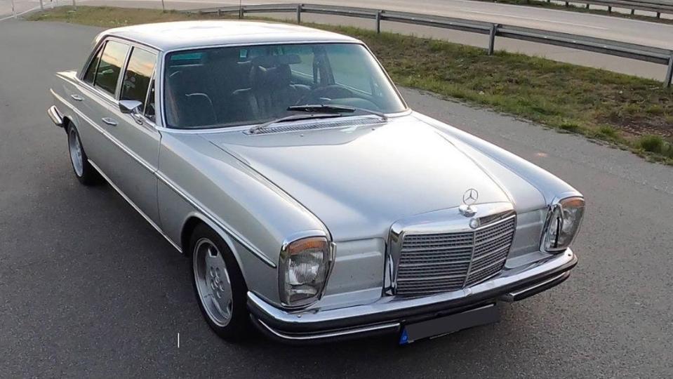 Зрелищно ВИДЕО: Вижте как 50-годишен Mercedes-Benz 280 вдигна 200 км/ч