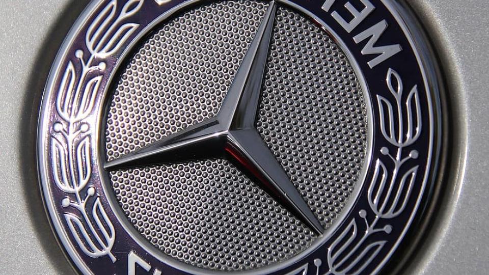 Mercedes със СНИМКИ на мистериозен и много необичаен модел