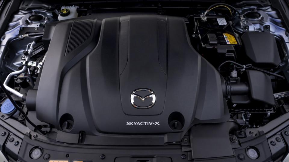 Mazda обнови своя революционен двигател Skyactiv-X СНИМКИ