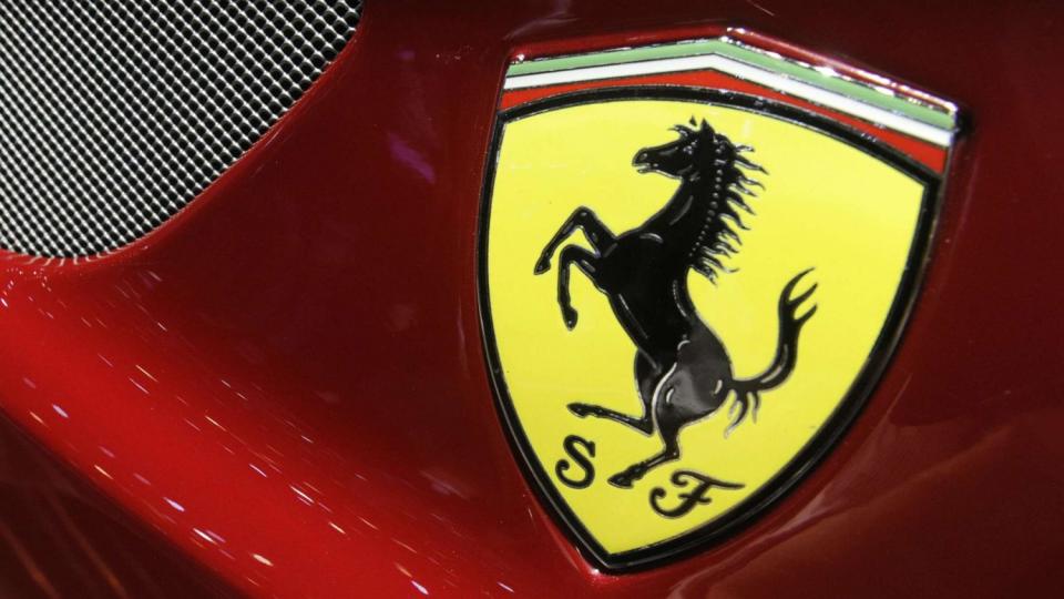 Първи СНИМКИ на най-новото Ferrari - SF90 Stradale Spider с мощност 1000 конски сили