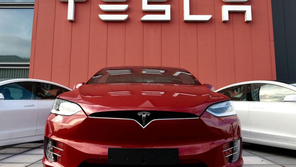 Съкрушителен удар по Tesla, феновете на марката са в шок