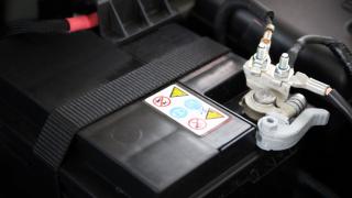 Защо е опасно да се постави по-мощен акумулатор в колата