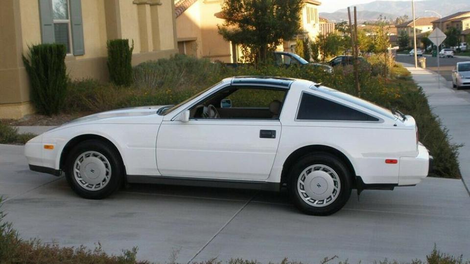 Ето как изглежда перфектно запазен 33-годишен Nissan 300ZX СНИМКИ