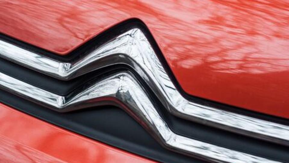 Кросоувърът на Citroen за 8 хил. долара бе запечатан на пътя СНИМКИ