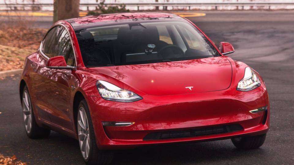 Скоро ще може да си купим най-евтината Tesla Model 2 в Европа, ето за колко пари