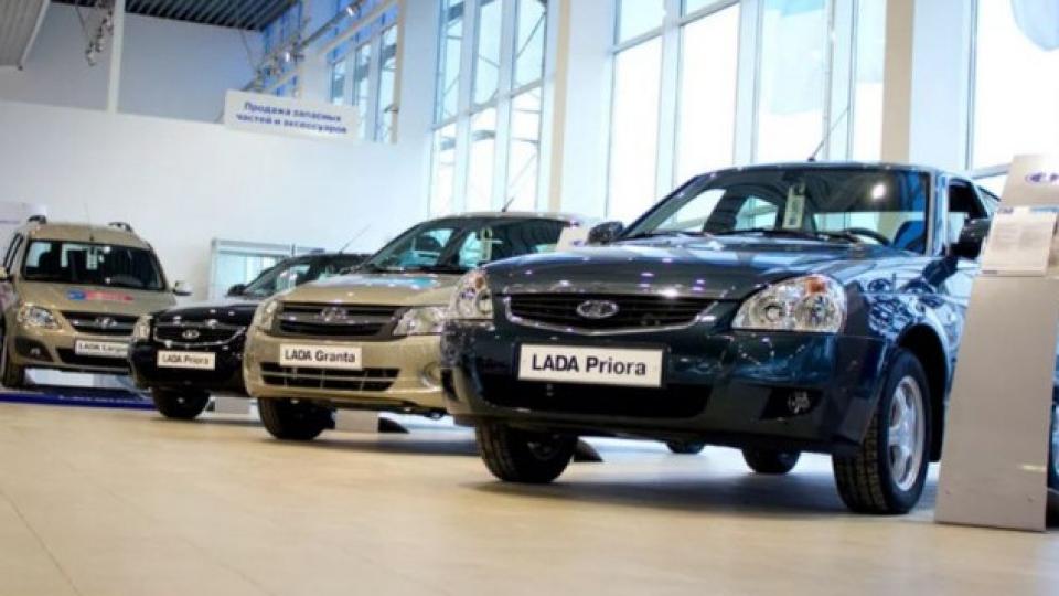 АВТОВАЗ показа как се е променяла рекламата на  Lada през годините ВИДЕО