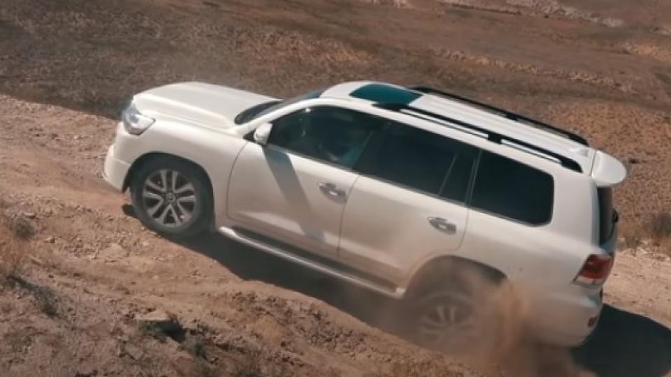 Битката на титаните: Land Cruiser срещу Patrol, G 63, Range Rover и Defender ВИДЕО