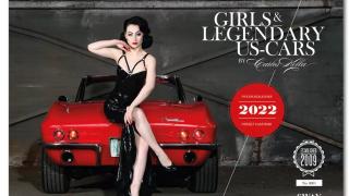 Секси календар Знойни красавици на фона на легендарни американски коли СНИМКИ