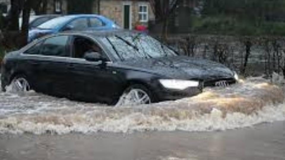 Ето как да не навлезе вода в салона на колата и какво да направите, ако се случи