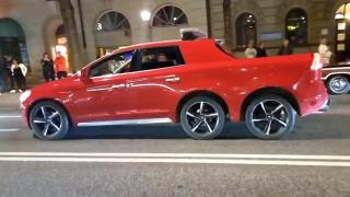 Превърнаха Volvo XC60 в брутален пикап с шест колела ВИДЕО