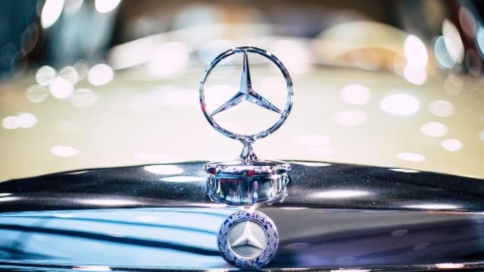 Ето как се променя решетката на Mercedes-Benz през годините СНИМКИ