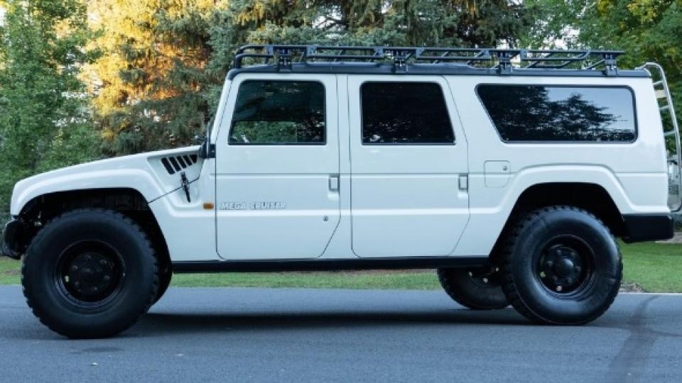 Японският Hummer: Откриха най-редкия и невероятен всъдеход на Toyota ВИДЕО