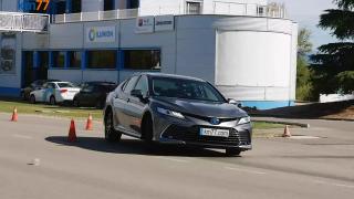 "Лосовият" тест на Toyota Camry разкри интересно нещо ВИДЕО