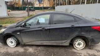 Шофьорка паркира колата си само по джанти и остави интересна бележка на стъклото СНИМКИ