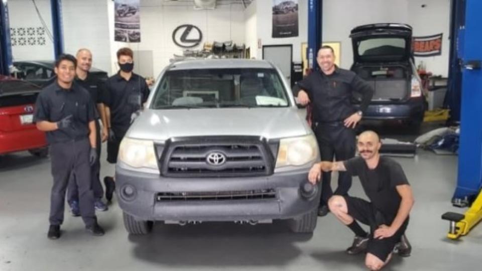 Шофьор измина с Toyota удивителен пробег и разказа какво се е случило с колата СНИМКИ