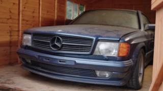 Откриха уникален Mercedes-Benz, забравен в гаража в продължение на 17 години ВИДЕО