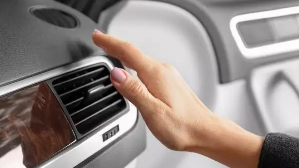Експерт: Тези три неща убиват климатика на колата ви