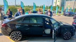 Новата Lada Aura попадна в куриозна ситуация на международен форум ВИДЕО