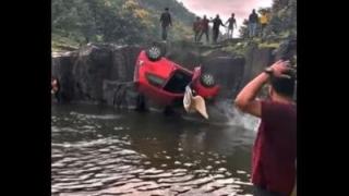 Произшествие: Баща и дъщеря паднаха с Honda от скали в езеро ВИДЕО
