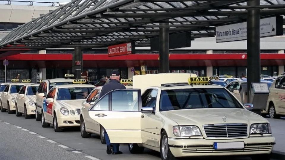 Ето защо цветът на такситата в Германия е бежов