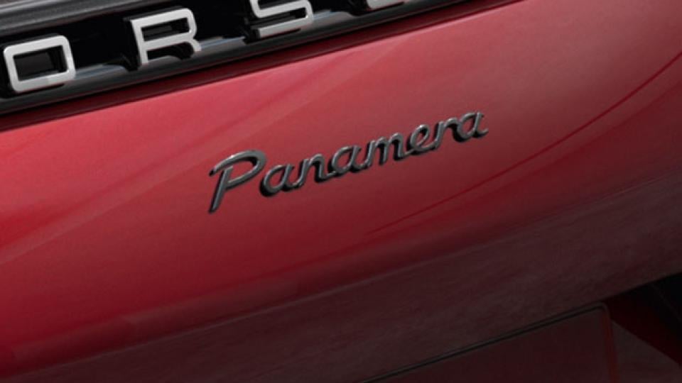 Porsche показа интериора на новата Panamera с четири екрана