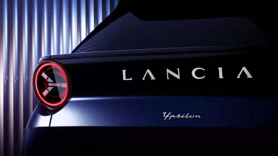 Радикално трансформирана Lancia Ypsilon Нови официални СНИМКИ