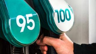 Истина или мит: Може ли да почистим горивната система със 100-октанов бензин?