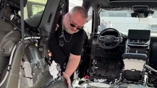 Специалист разглоби Land Cruiser 300 и показа кои са недостатъците му ВИДЕО