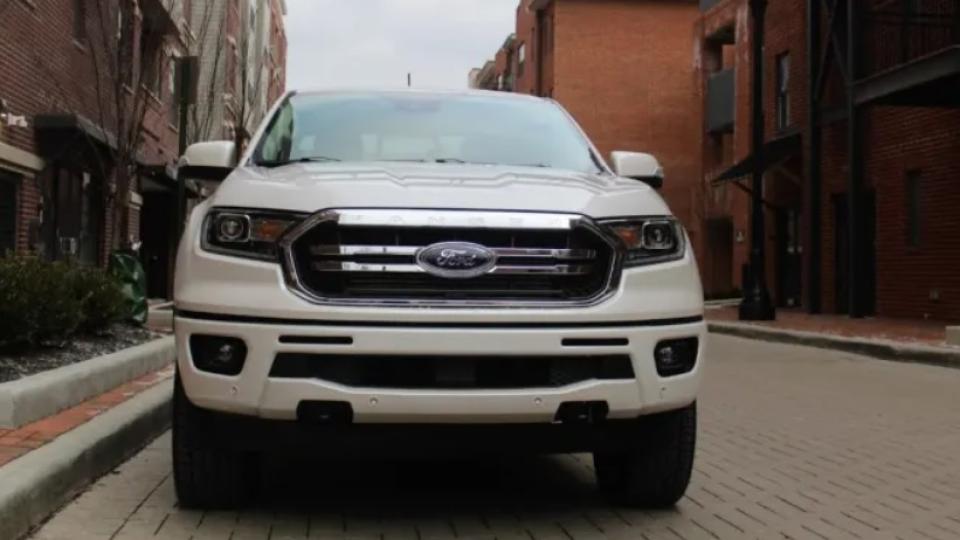 Шофьор паркира незаконно своя Ford Ranger, но ето какво му се случи СНИМКА