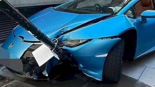 Вижте как шофьор избяга полугол след като катастрофира с Lamborghini ВИДЕО