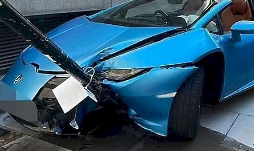 Вижте как шофьор избяга полугол след като катастрофира с Lamborghini ВИДЕО