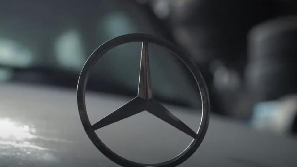 Намериха изоставена колекция от редки коли Mercedes ВИДЕО